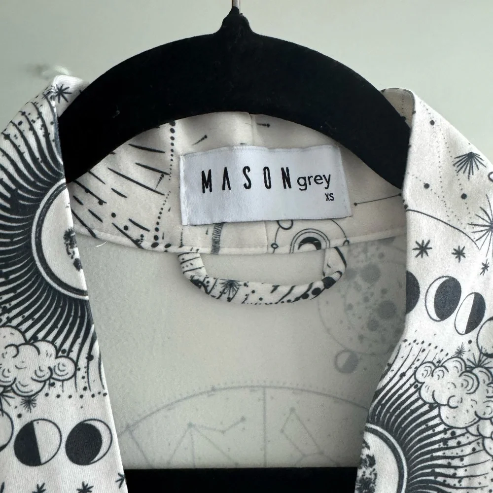 Mason Grey Robe - Picture 2 of 15